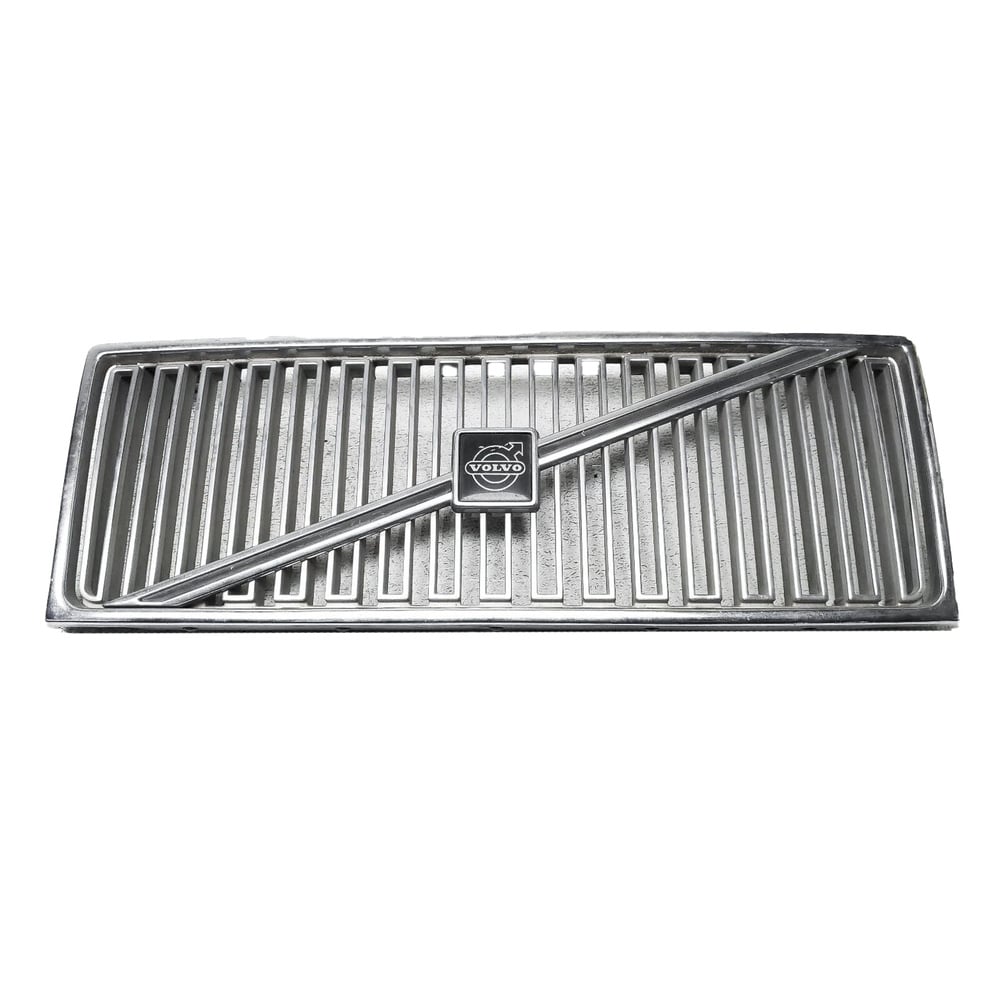 Grill with strip and emblem for Volvo 740 1984-89, 760 1982-87, chromed