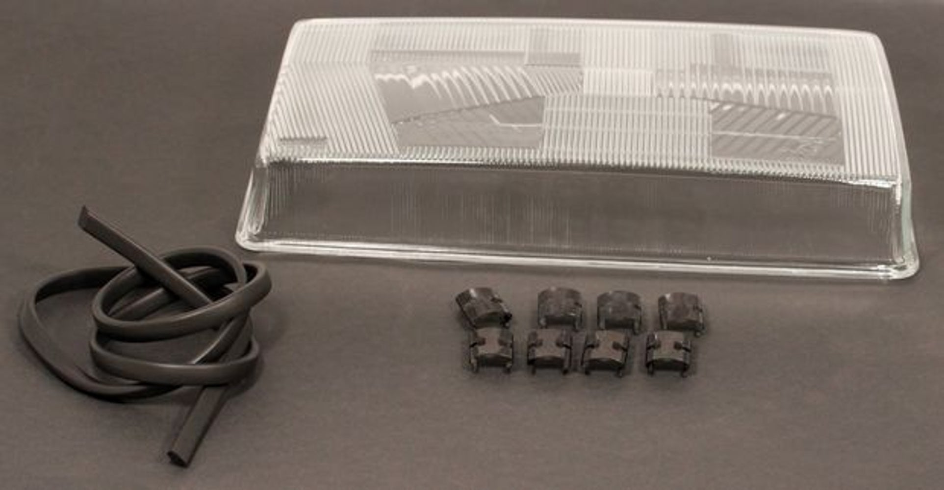 Headlight glass for Volvo 240, 260, 262, 240 1981-93, right